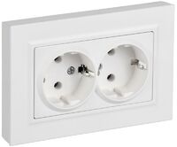 Розетка 2-м СП BRITE РСПл12-3-БрАБ 16А в сборе с заземл. без защ. шторок плоская арктич. бел. IEK BR-R27-16-K91-F - УПС инжиниринг